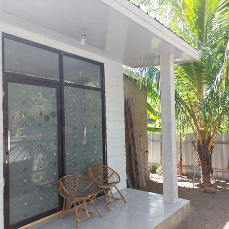 Kondo Villa Labuhan Pandan Buitenkant foto