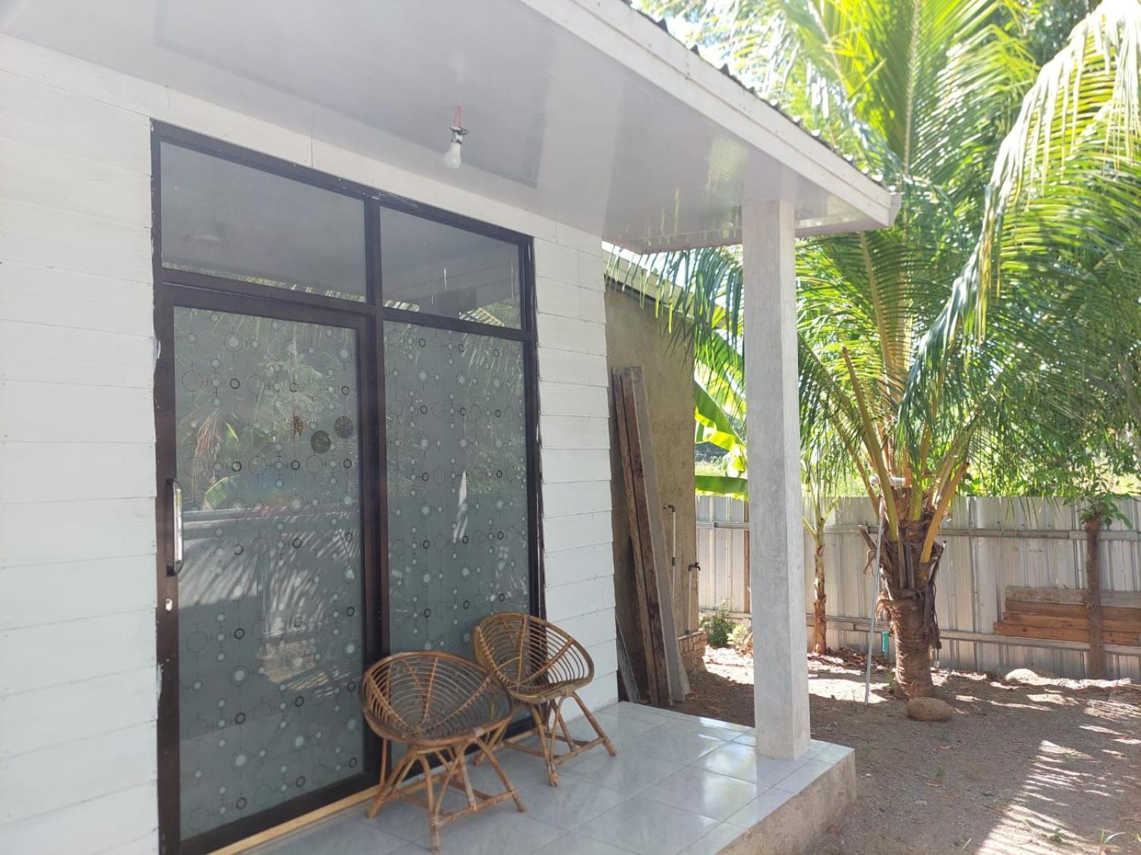 Kondo Villa Labuhan Pandan Buitenkant foto