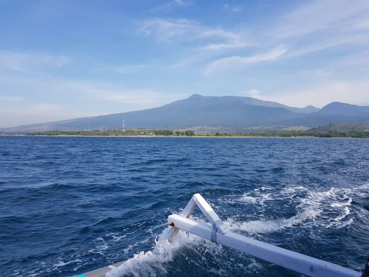 Kondo Villa Labuhan Pandan Buitenkant foto