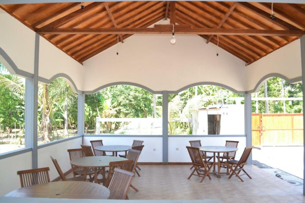 Kondo Villa Labuhan Pandan Buitenkant foto