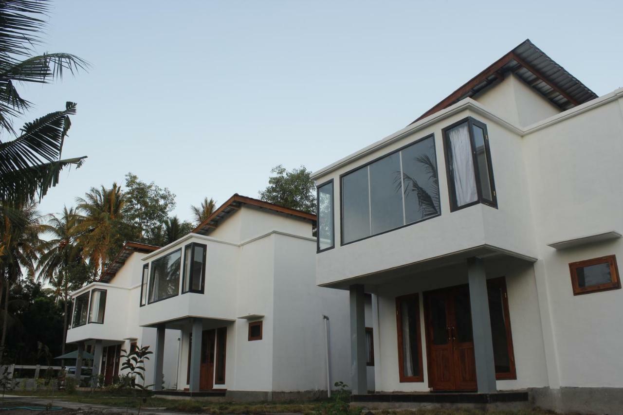 Kondo Villa Labuhan Pandan Buitenkant foto