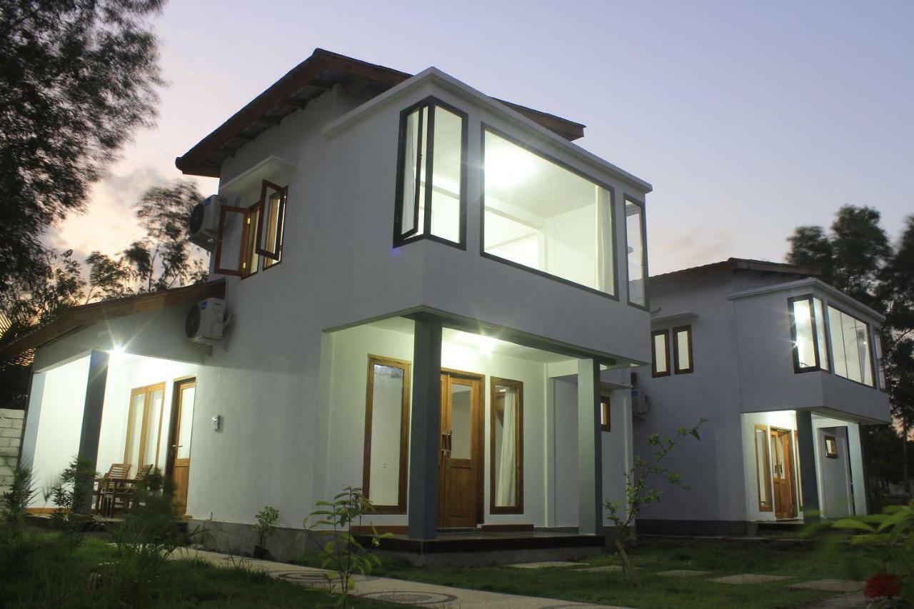 Kondo Villa Labuhan Pandan Buitenkant foto